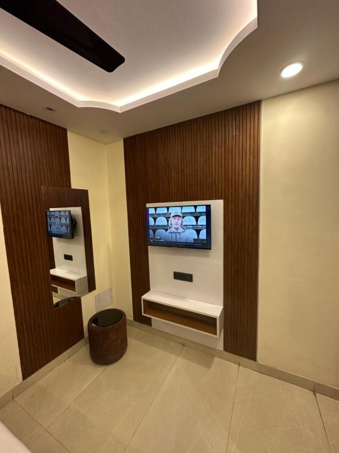 Hotel Mahalaxmi Deluxe Νέο Δελχί Εξωτερικό φωτογραφία