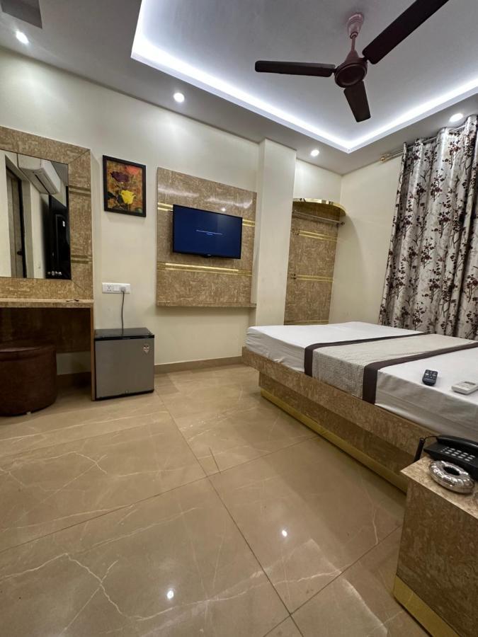 Hotel Mahalaxmi Deluxe Νέο Δελχί Εξωτερικό φωτογραφία