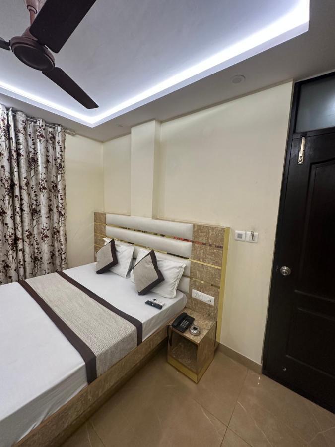 Hotel Mahalaxmi Deluxe Νέο Δελχί Εξωτερικό φωτογραφία