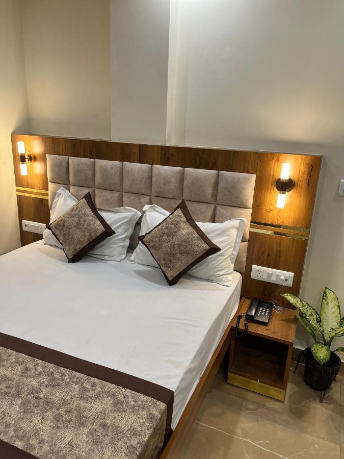 Hotel Mahalaxmi Deluxe Νέο Δελχί Εξωτερικό φωτογραφία